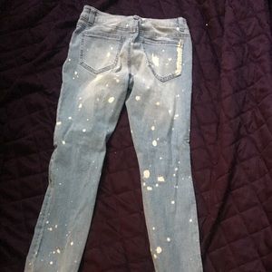 Denim light wash boyfriend skinny jeans